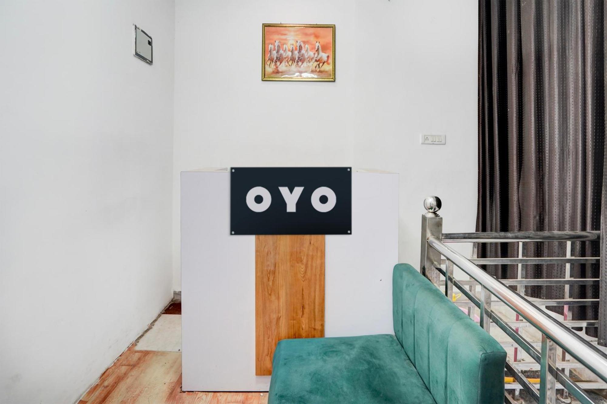 Hotel O Le Empire Stay House New Delhi Exterior photo