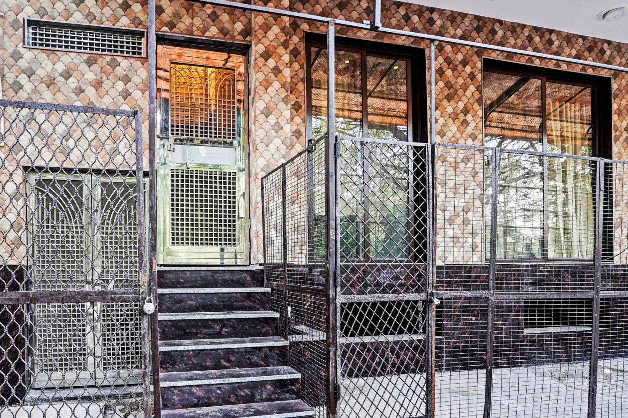 Hotel O Le Empire Stay House New Delhi Exterior photo